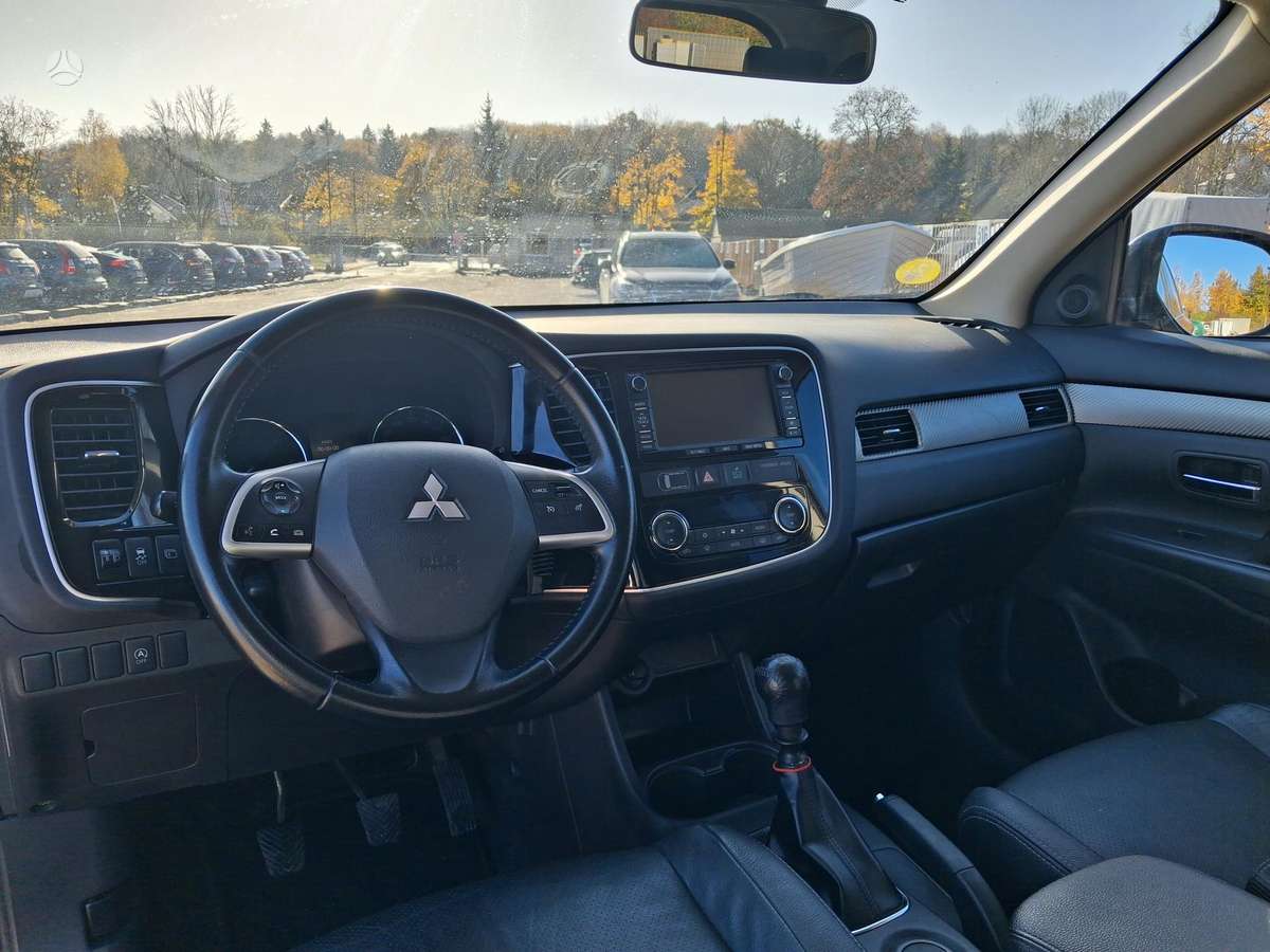 Mitsubishi Outlander 2014 — photo 11