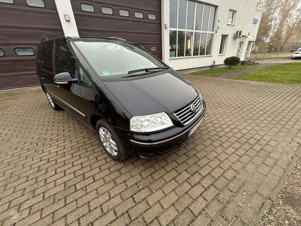 Volkswagen Sharan 2007 — rear view