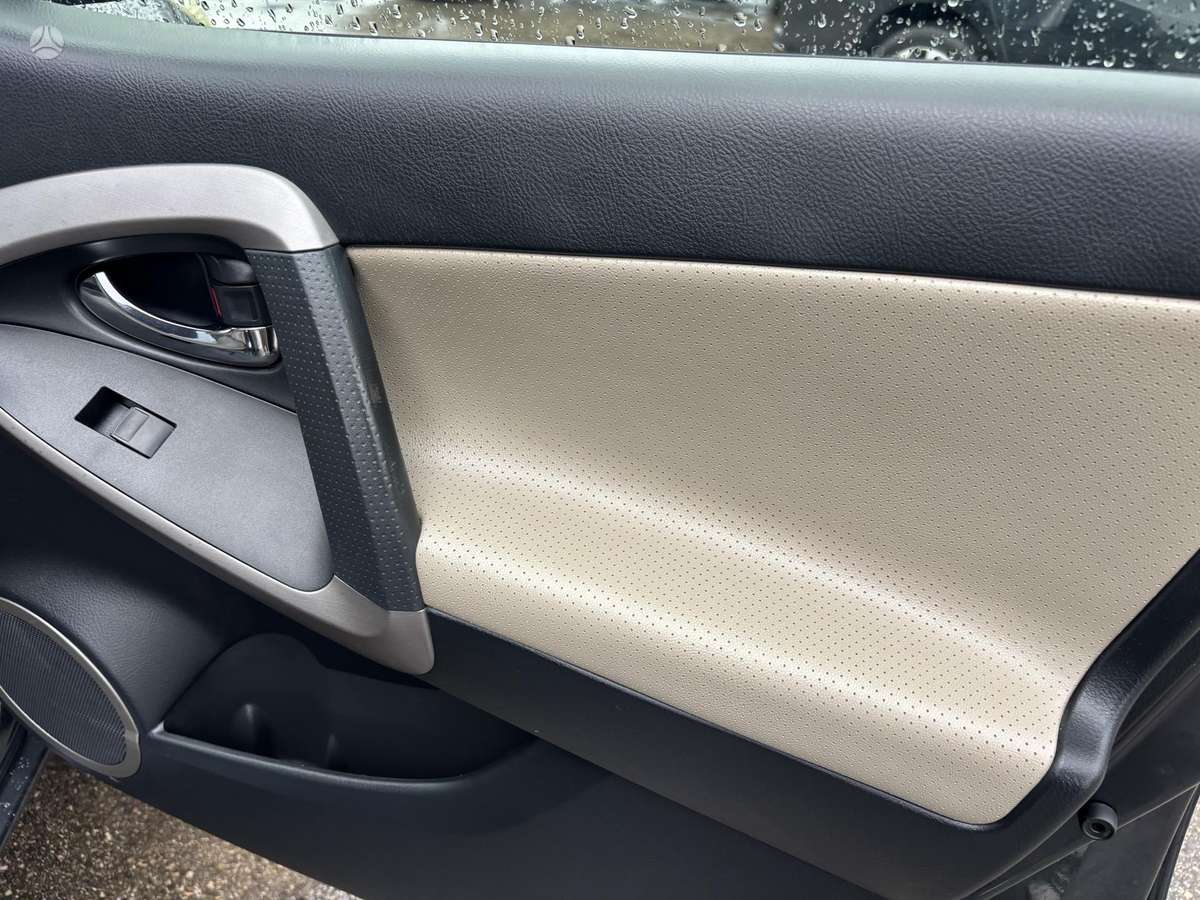 Toyota RAV4 2007 — photo 11