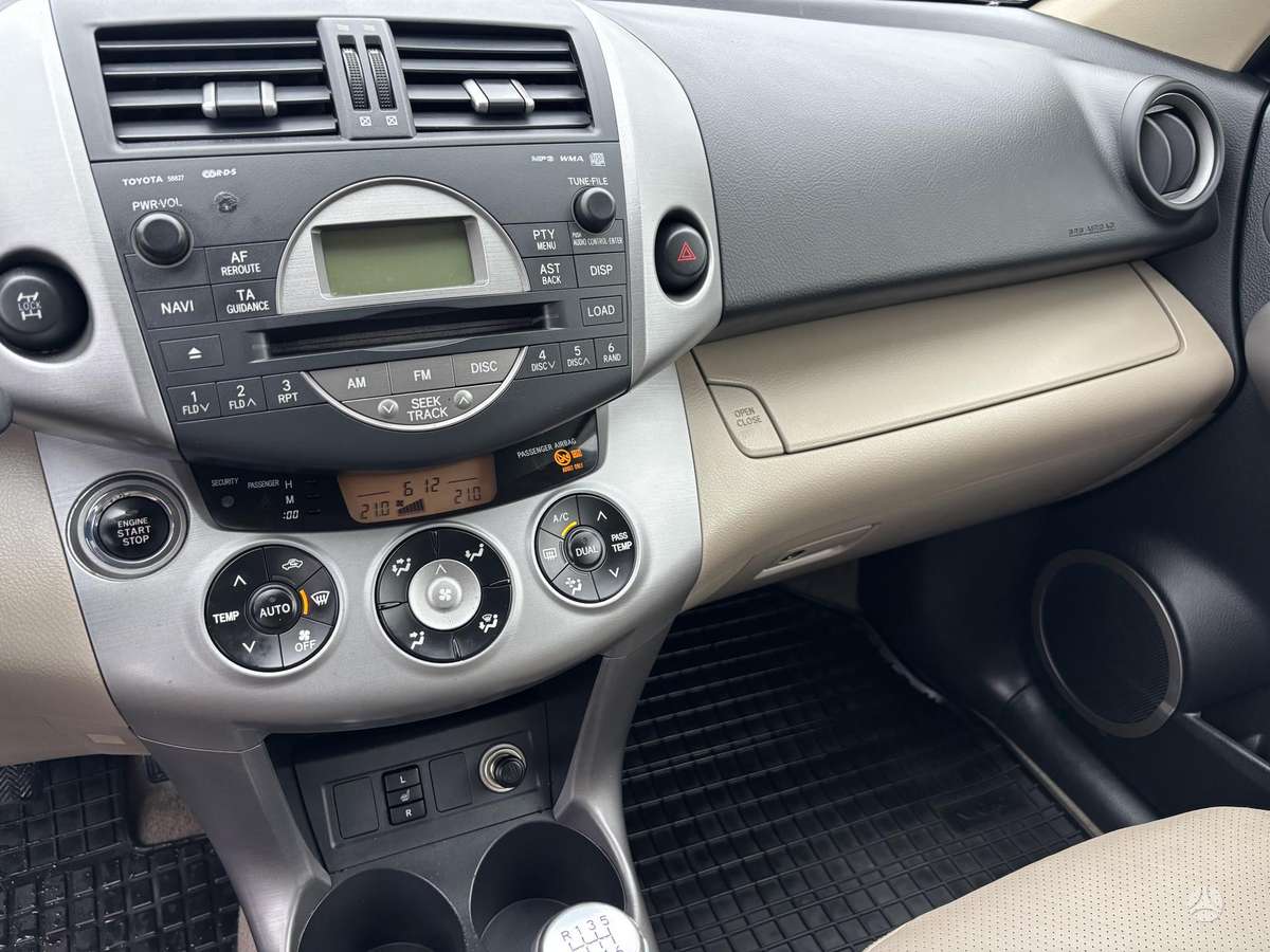 Toyota RAV4 2007 — photo 19