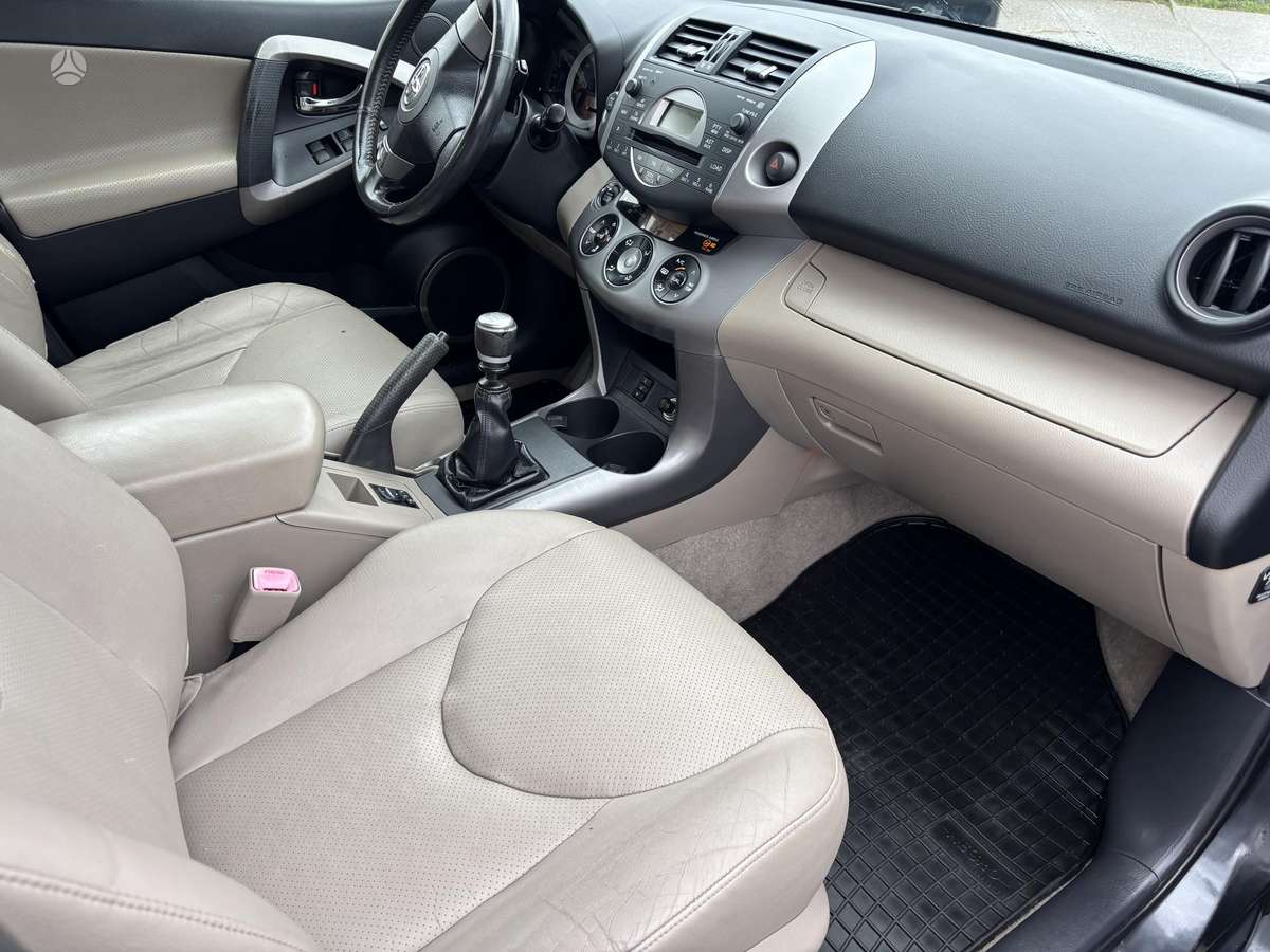Toyota RAV4 2007 — photo 9