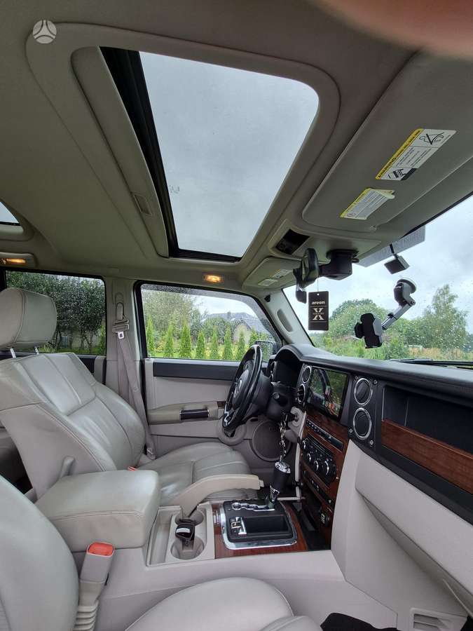 Jeep Commander 2007 — салон