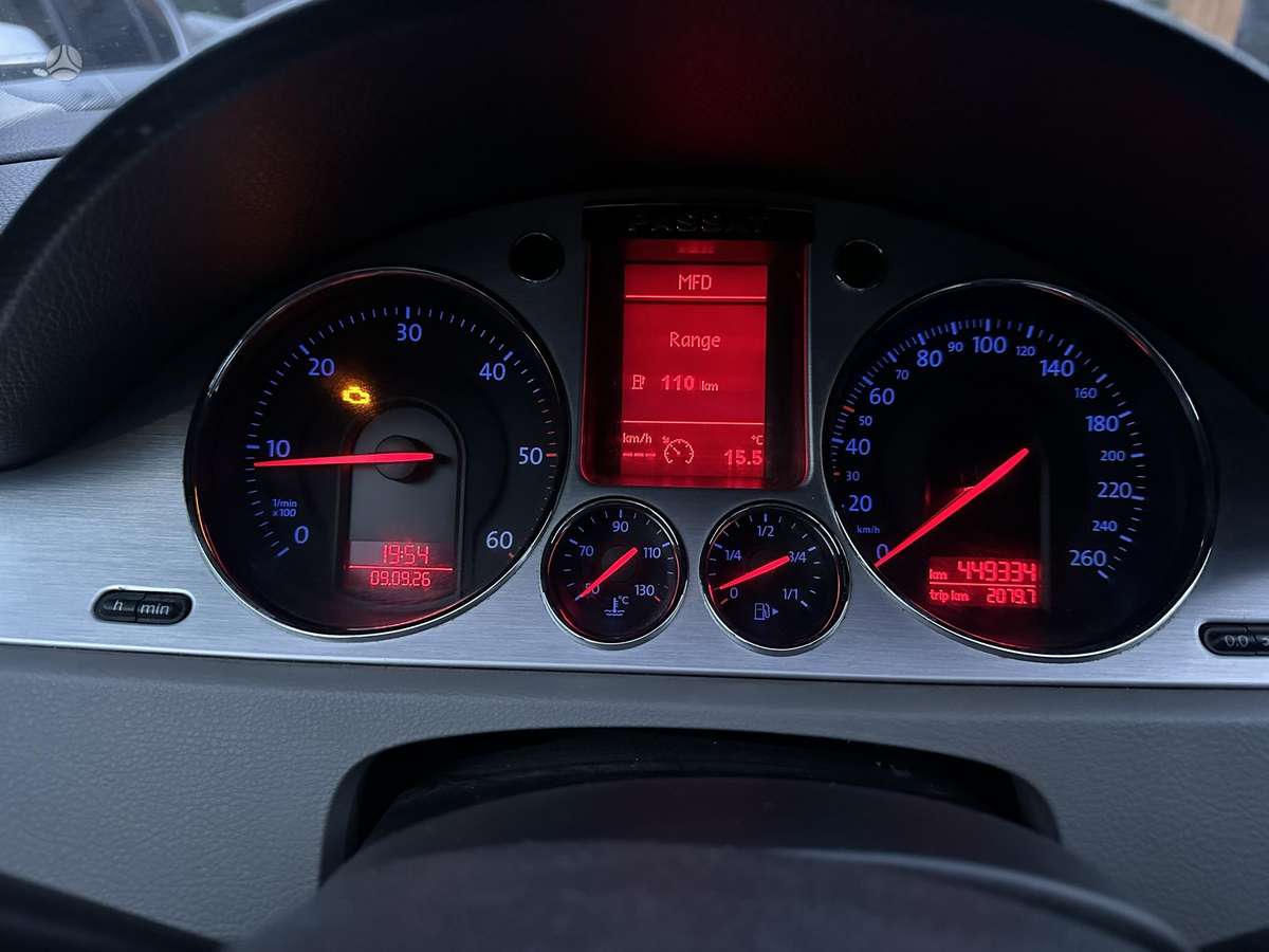 Volkswagen Passat 2007 — салон