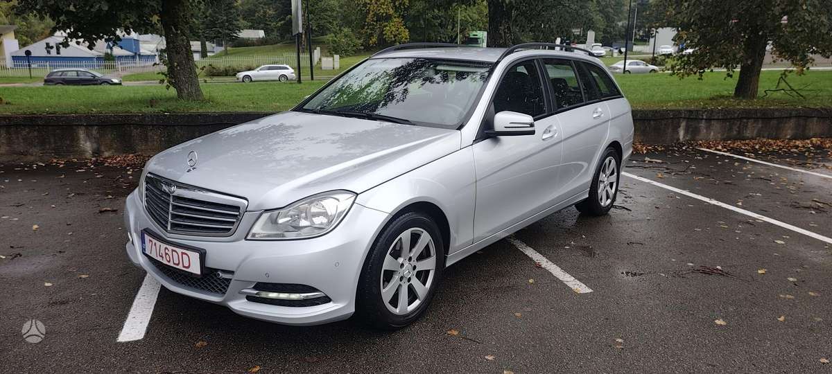 Mercedes-Benz C200, 2013