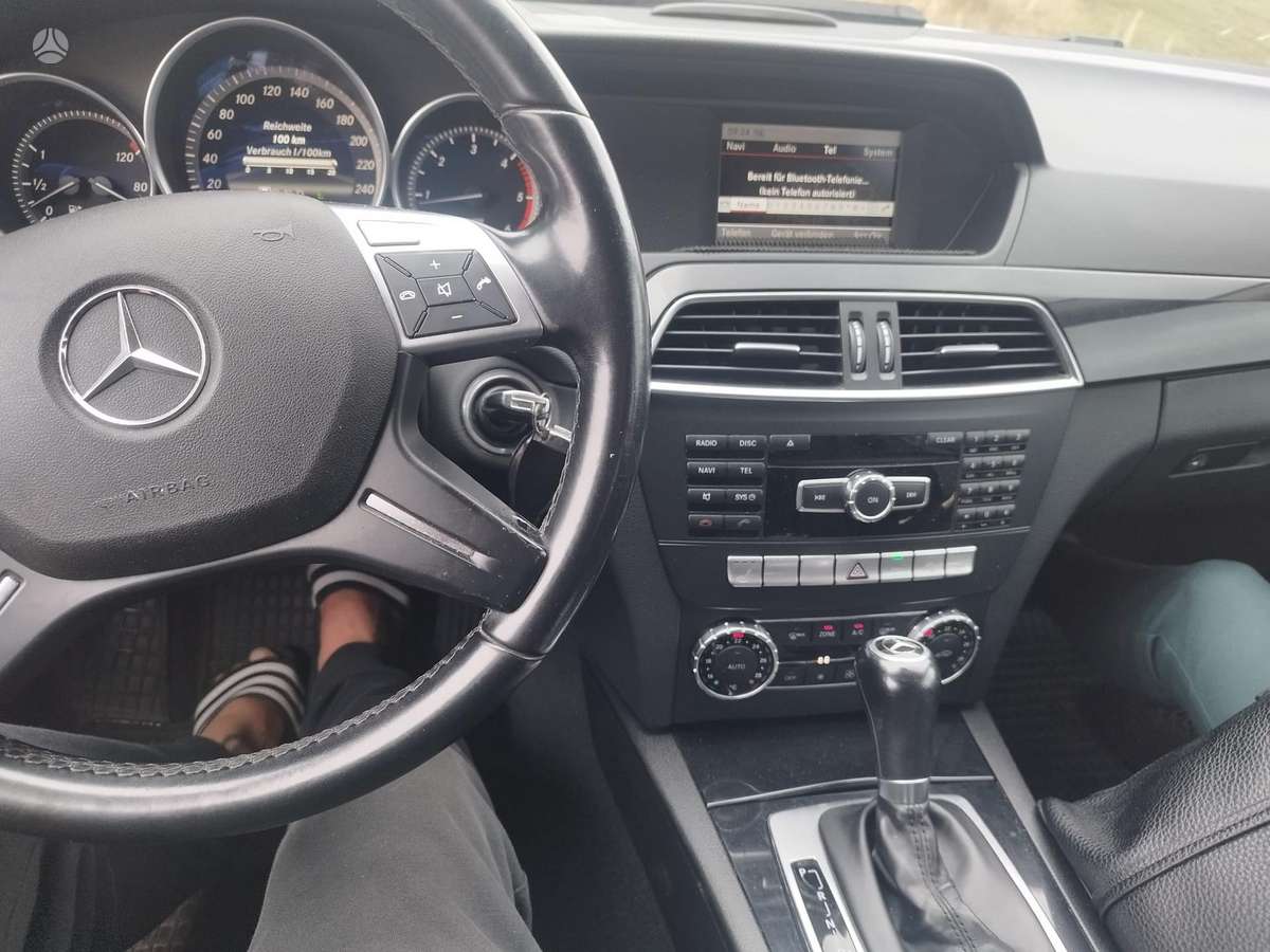 Mercedes-Benz C200 2013 — photo 11