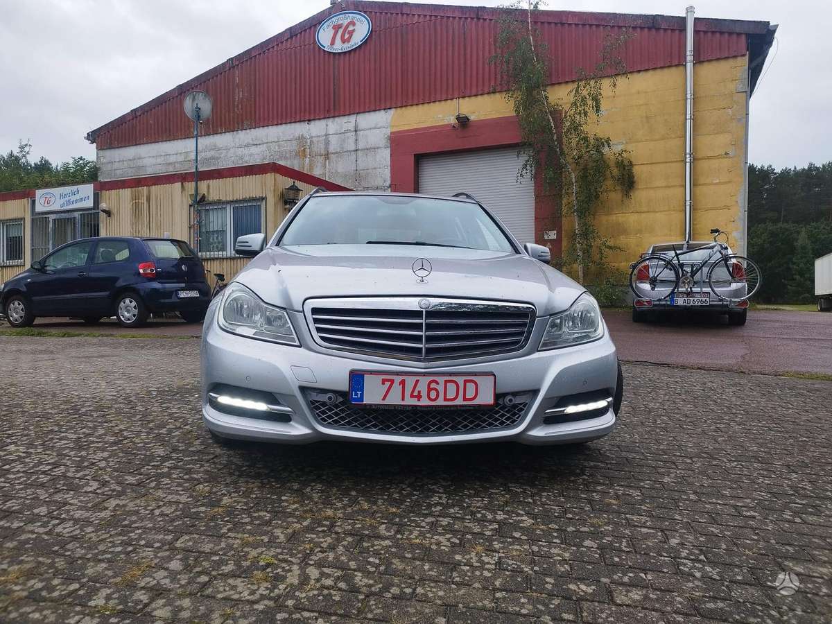 Mercedes-Benz C200 2013 — photo 6