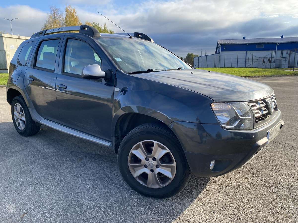 Dacia Duster 2014 — rear view