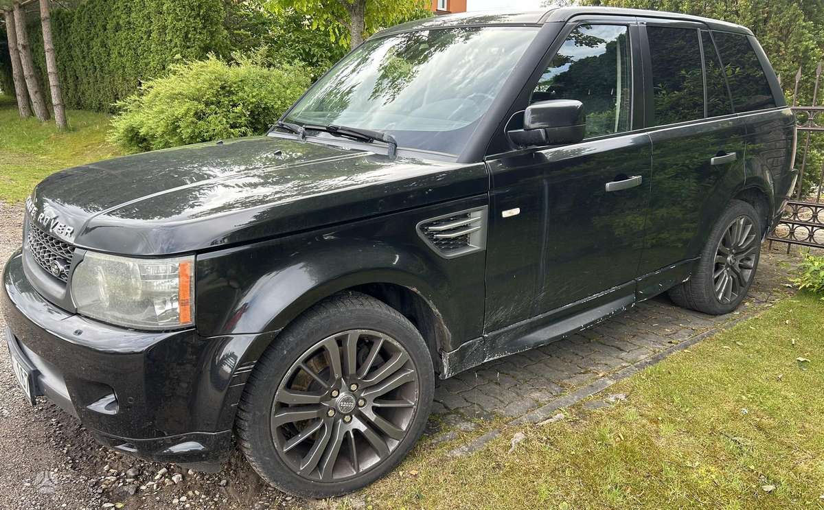 Land Rover 2010 — rear view