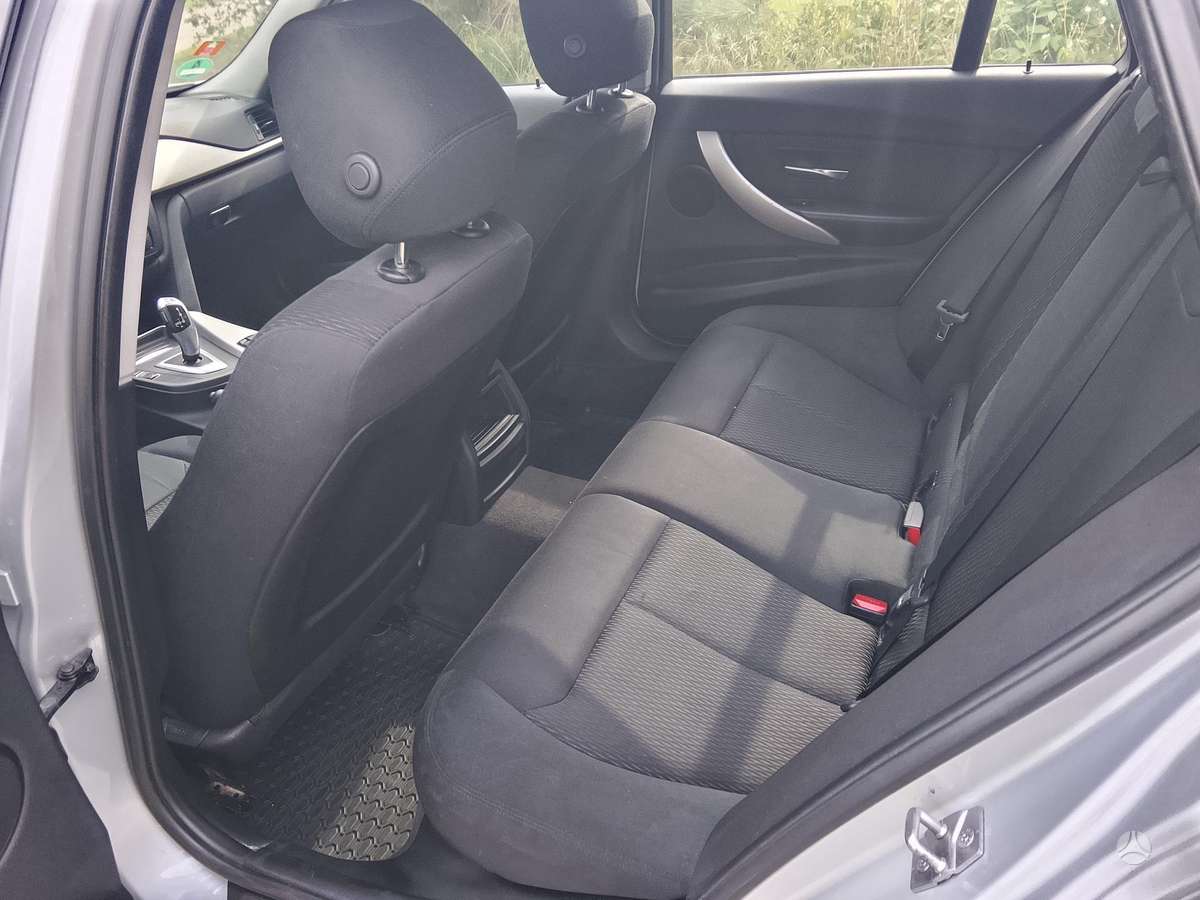 BMW 320 2014 — photo 12