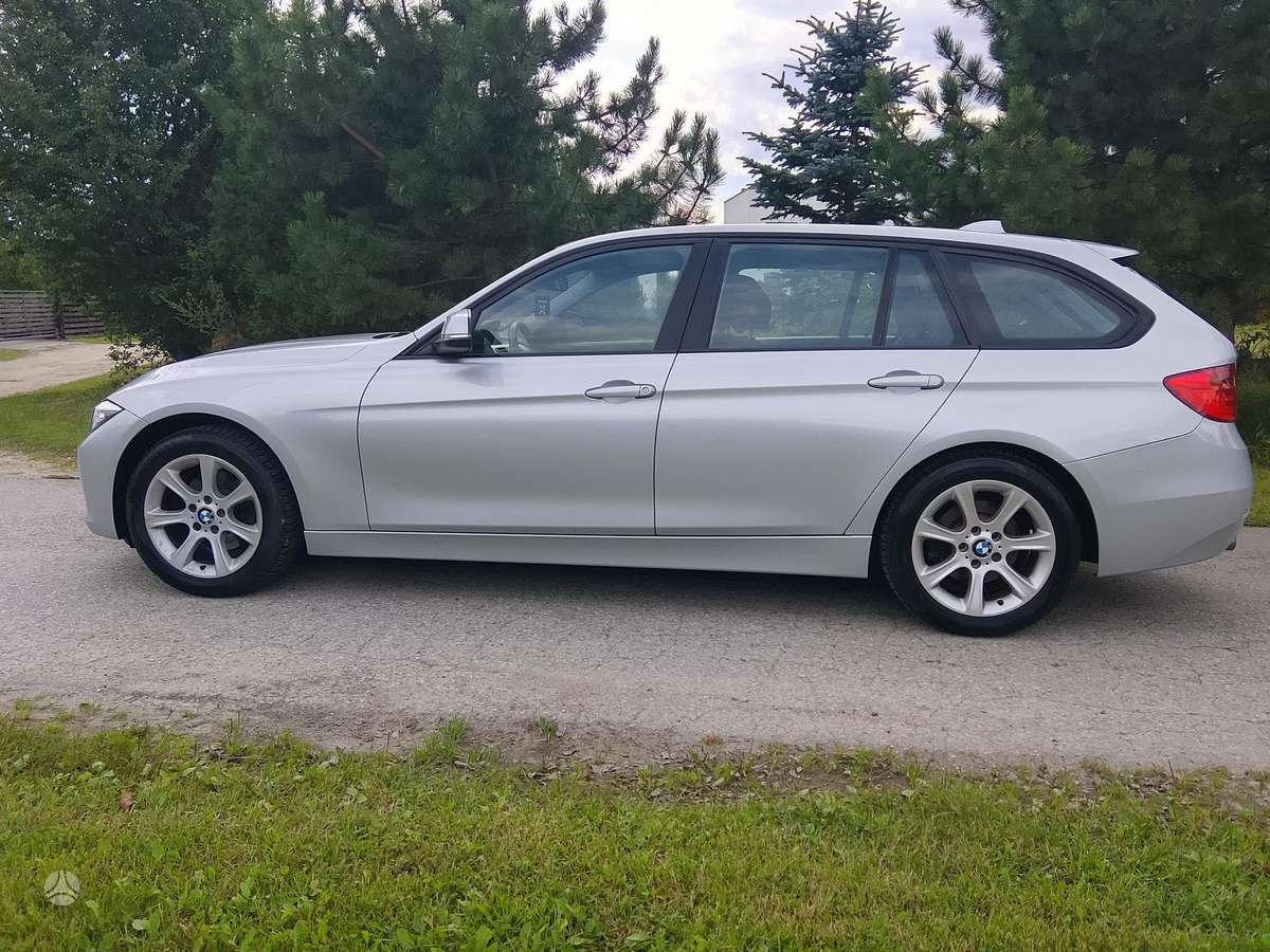 BMW 320 2014 — interior
