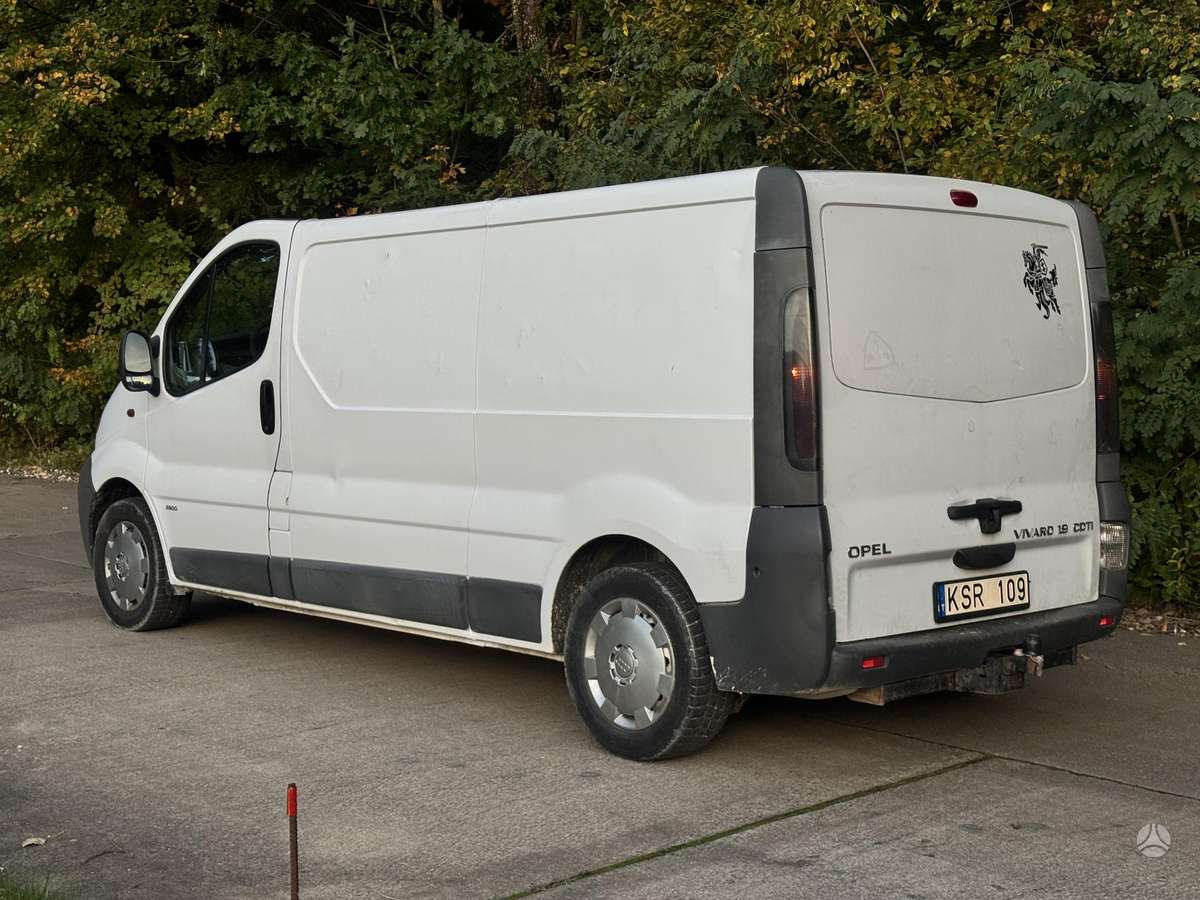 Opel Vivaro 2005 — interior