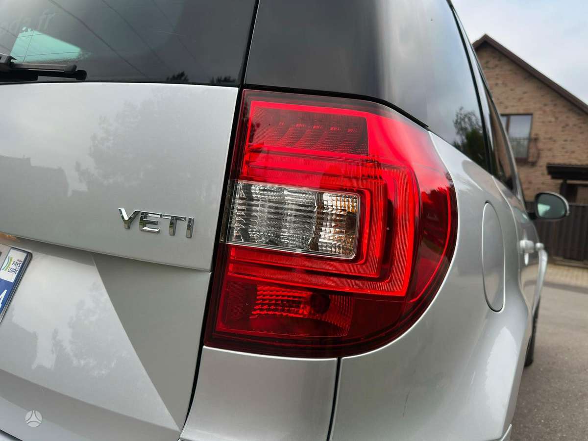 Skoda Yeti 2015 — фото 15