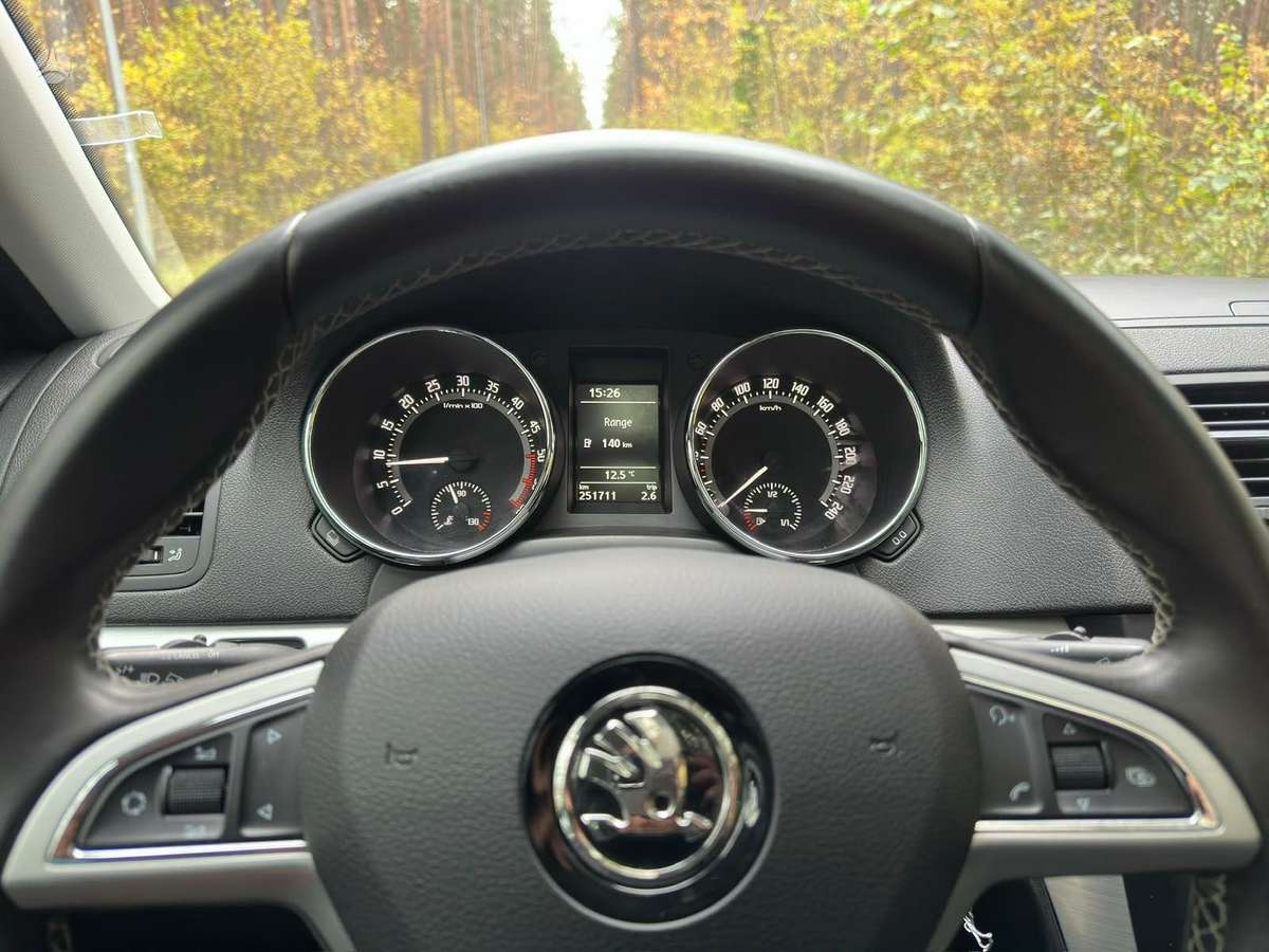 Skoda Yeti 2015 — фото 19