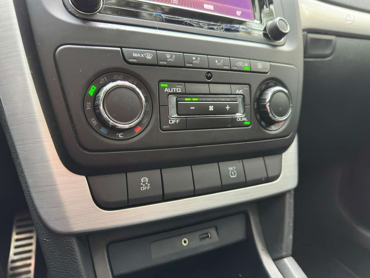 Skoda Yeti 2015 — фото 22