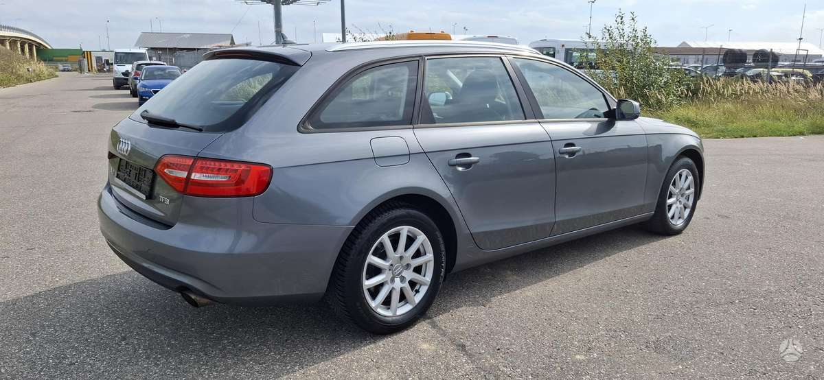 Audi A4 2013 — салон