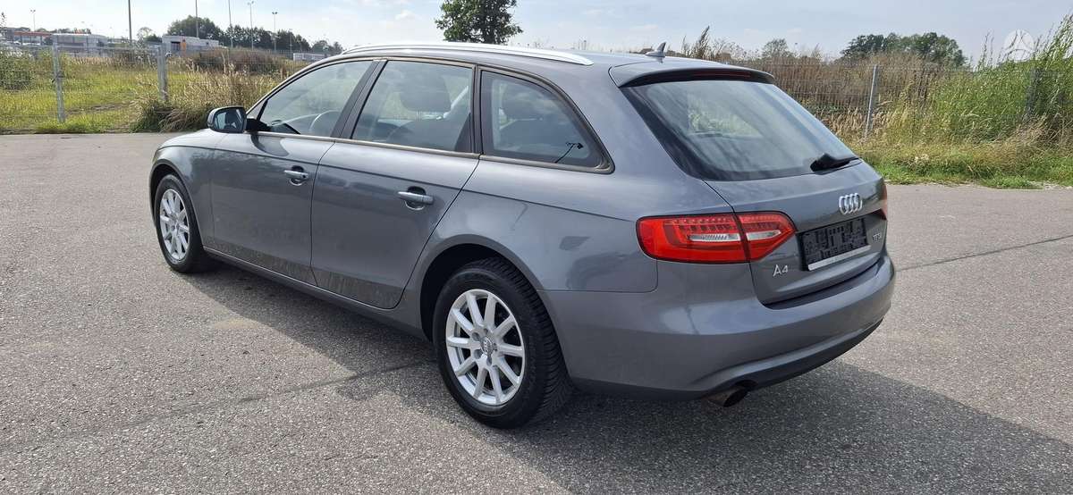 Audi A4 2013 — двигун 1798 cm³, 170 HP (125kW)