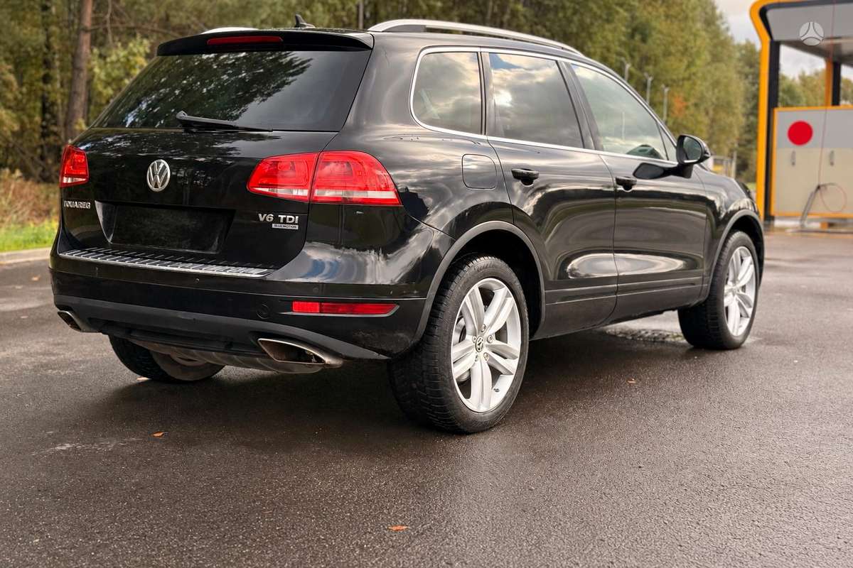 Volkswagen Touareg 2011 — двигун 2967 cm³, 245 HP (180kW)