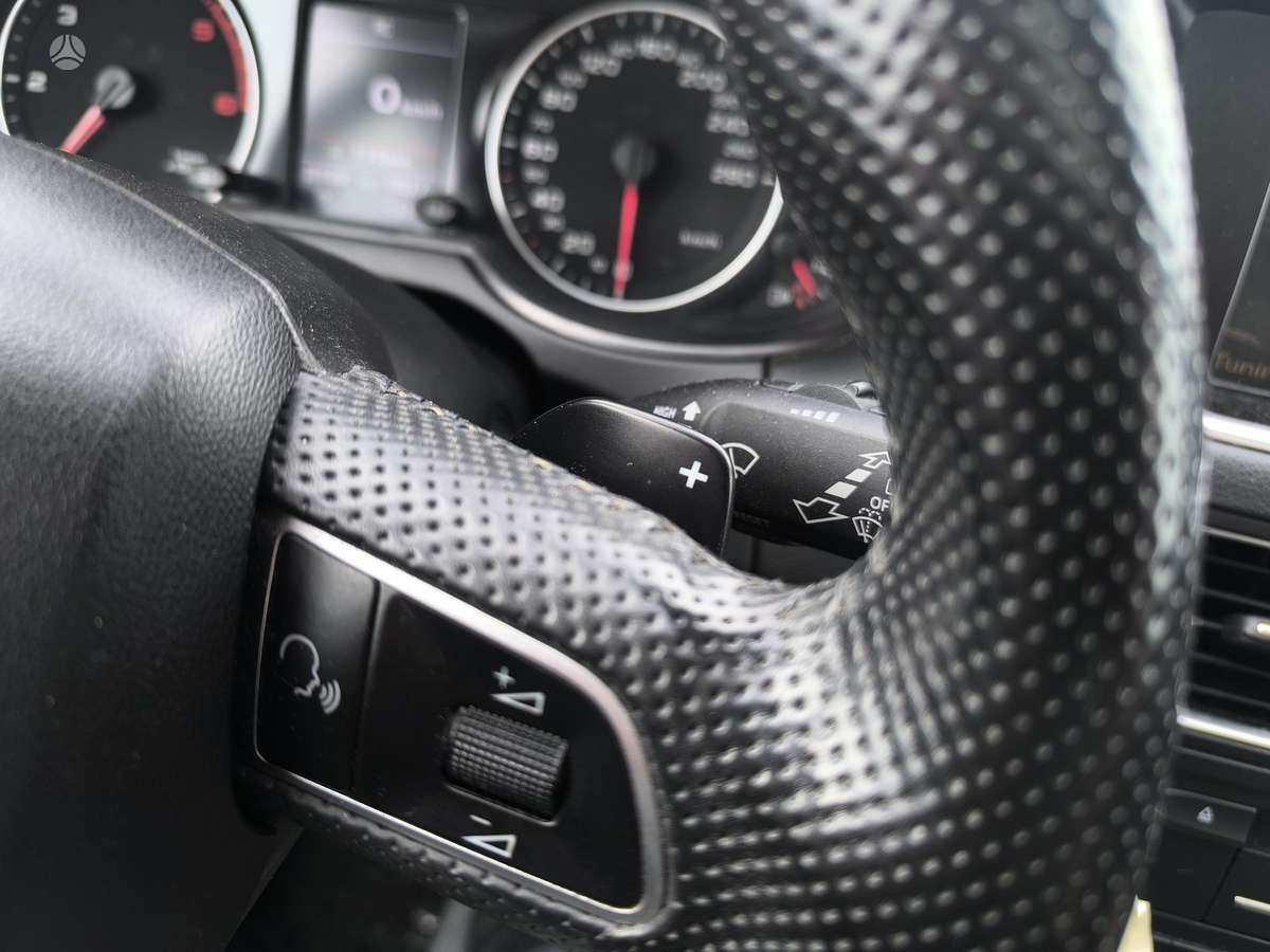 Audi Q5 2009 — photo 20