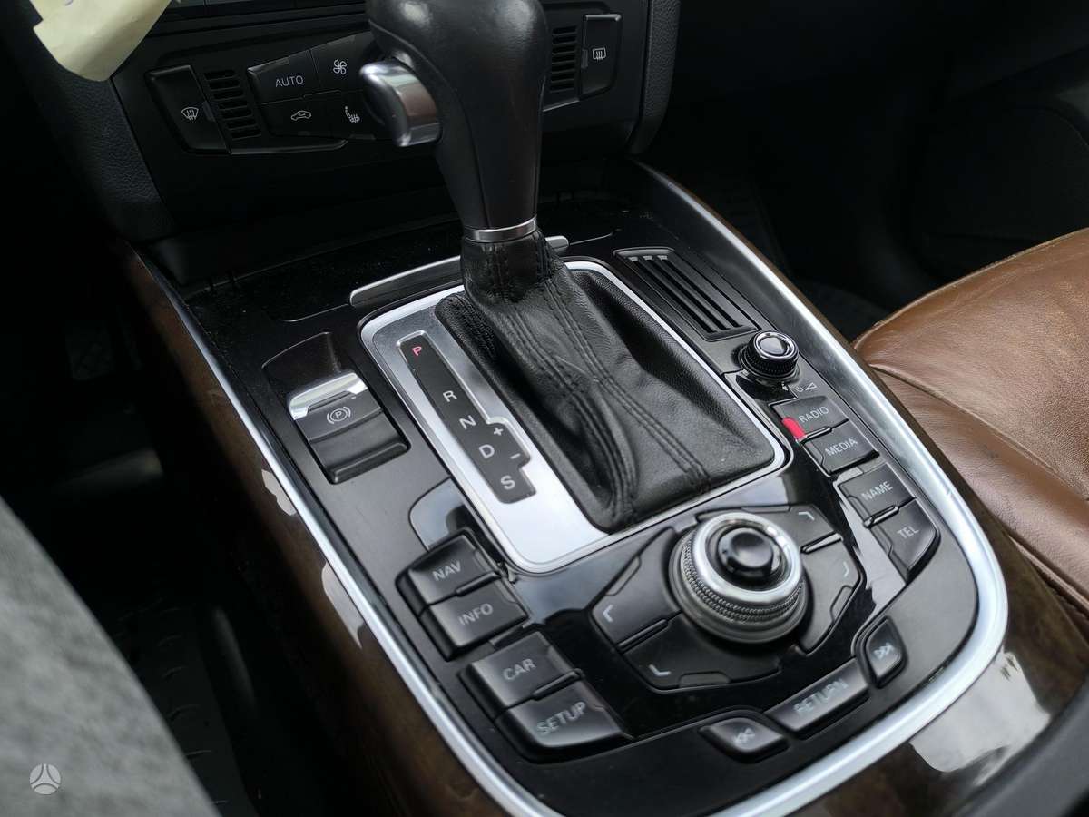 Audi Q5 2009 — photo 21