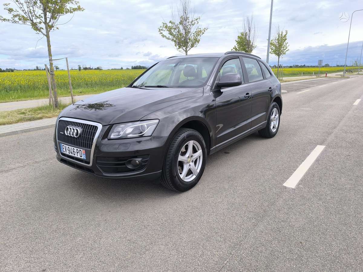 Audi Q5 2009 — interior