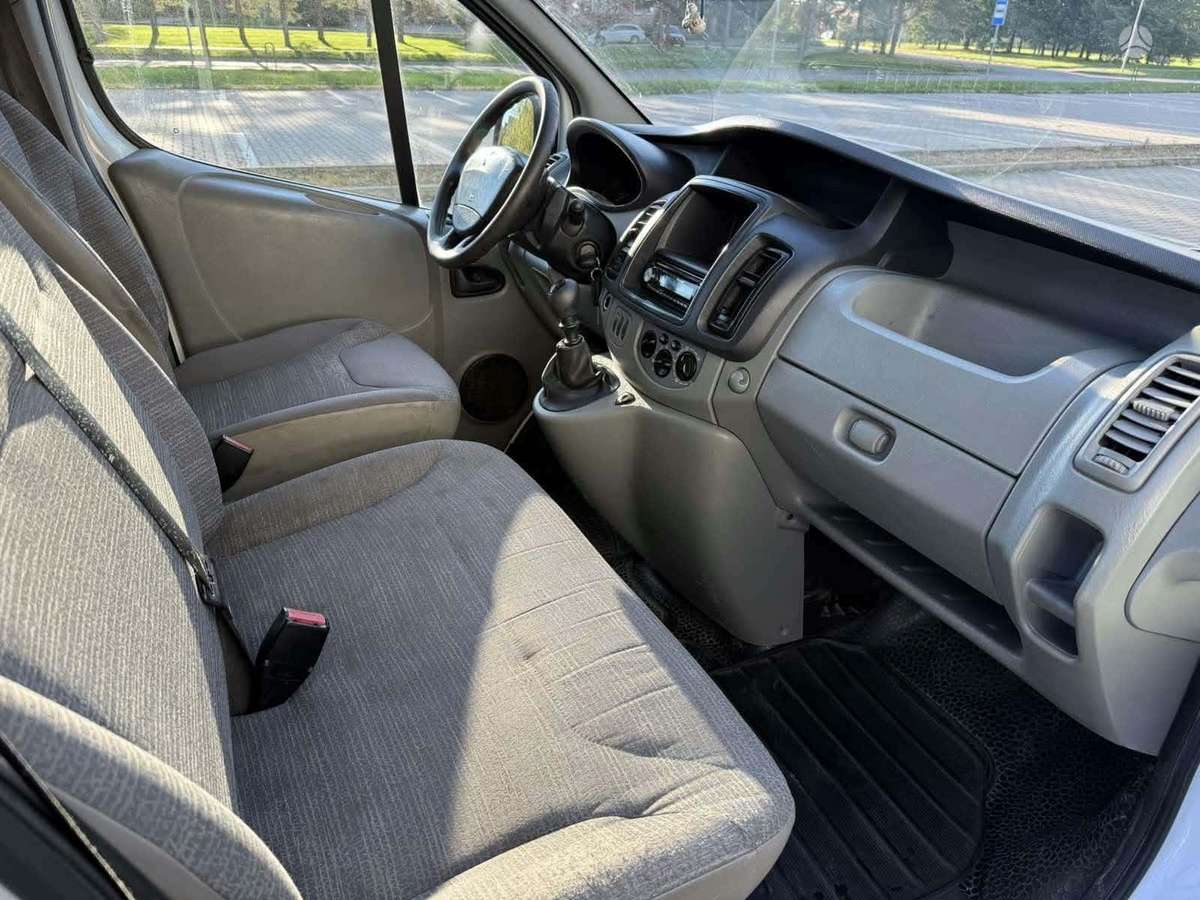 Renault Trafic 2012 — фото 10