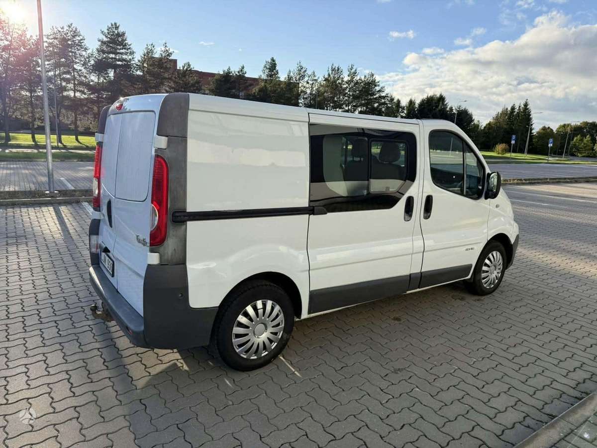 Renault Trafic 2012 — фото 5