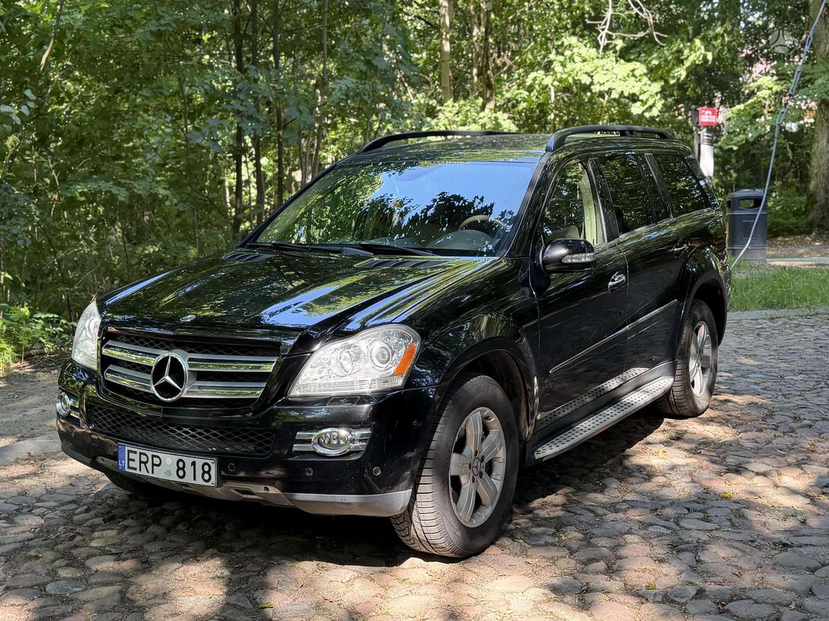 Mercedes-Benz GL450 2007 — rear view