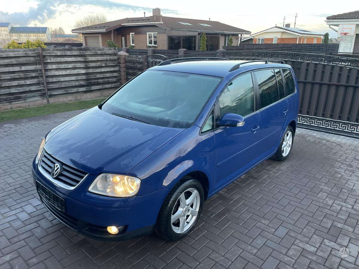 Volkswagen Touran, 2004