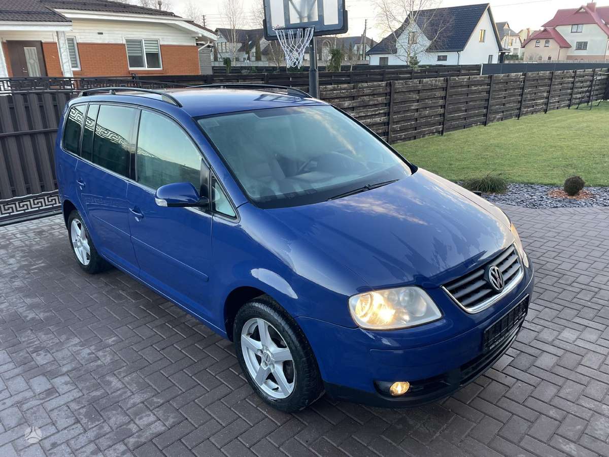 Volkswagen Touran 2004 — двигун 1598 cm³, 116 HP (85kW)