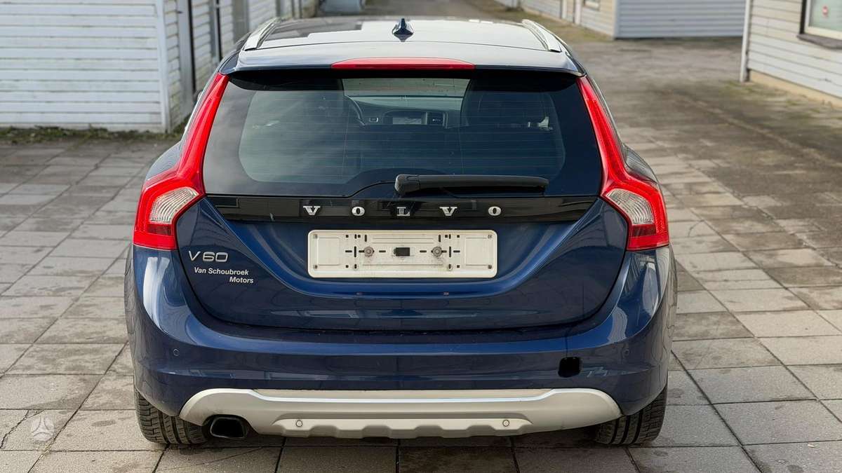 Volvo V60 2012 — engine 1560 cm³, 116 HP (85kW)