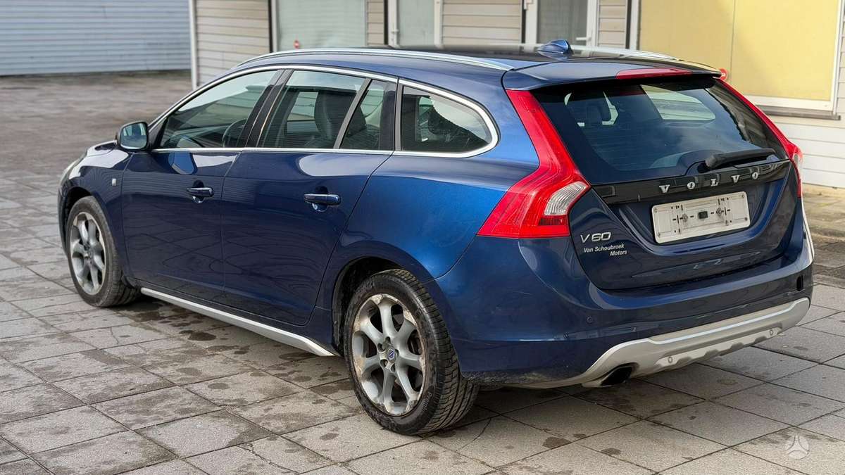 Volvo V60 2012 — photo 5