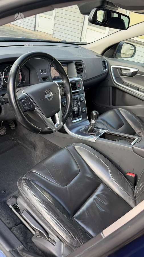Volvo V60 2012 — photo 6