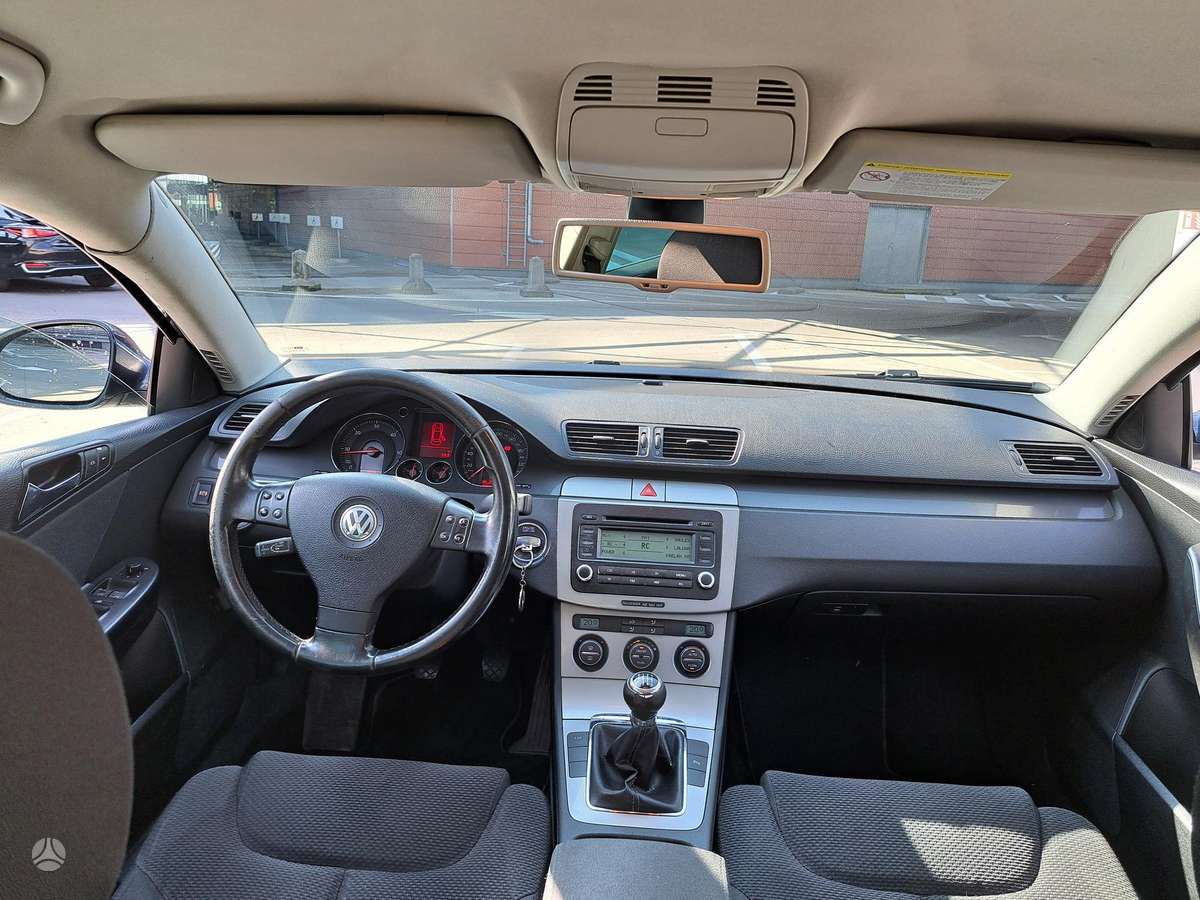 Volkswagen Passat 2006 — photo 11