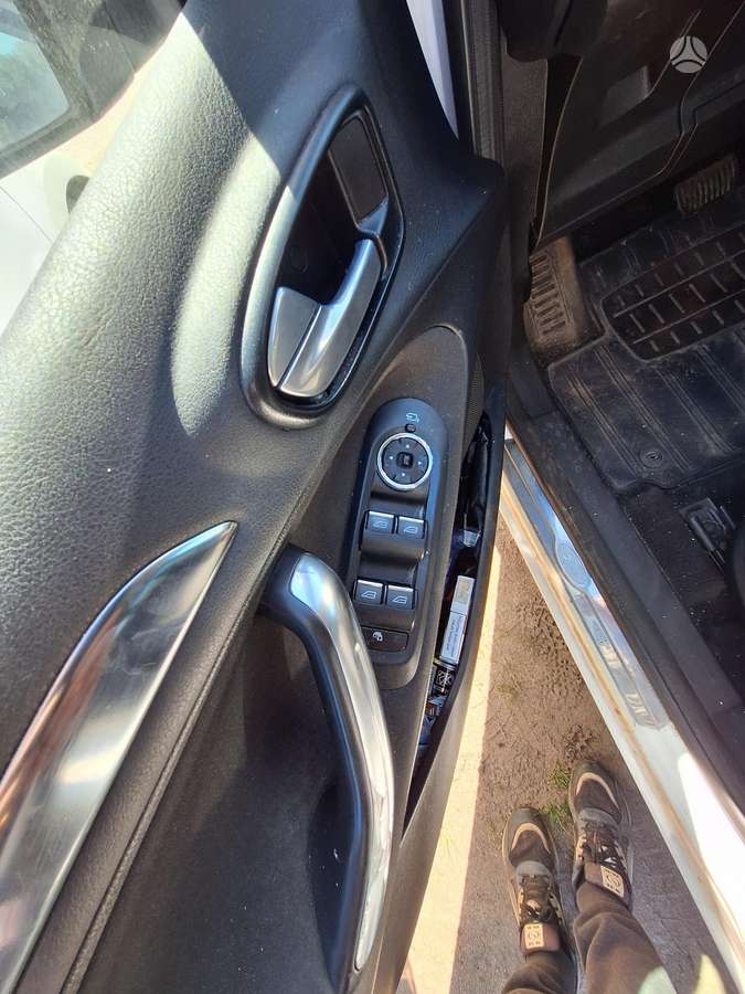 Ford S-MAX 2011 — photo 6