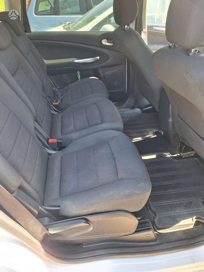 Ford S-MAX 2011 — photo 8