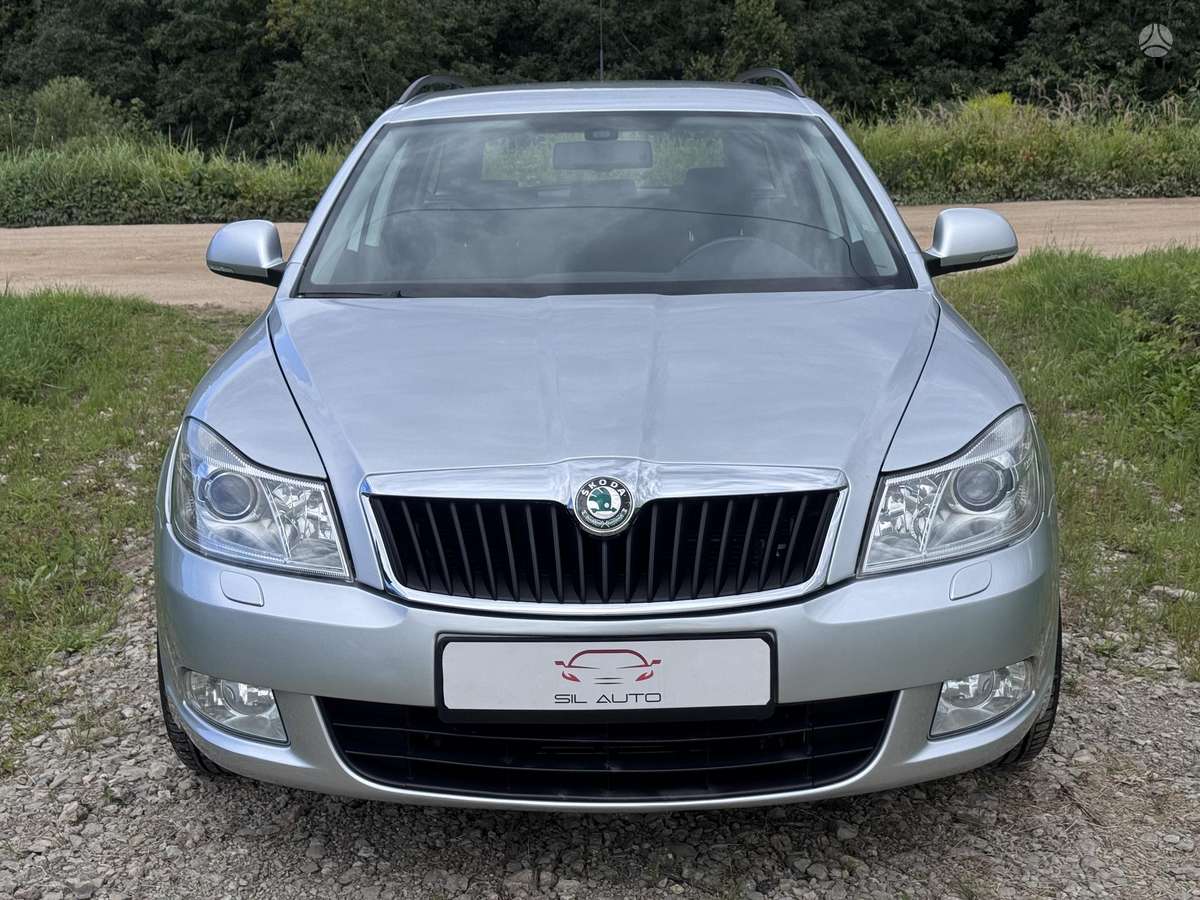 Skoda Octavia 2010 — interior