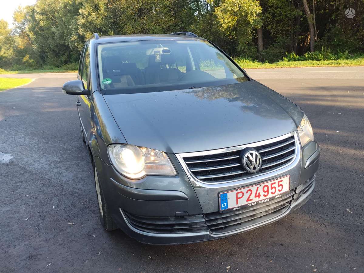Volkswagen Touran 2007 — вигляд ззаду