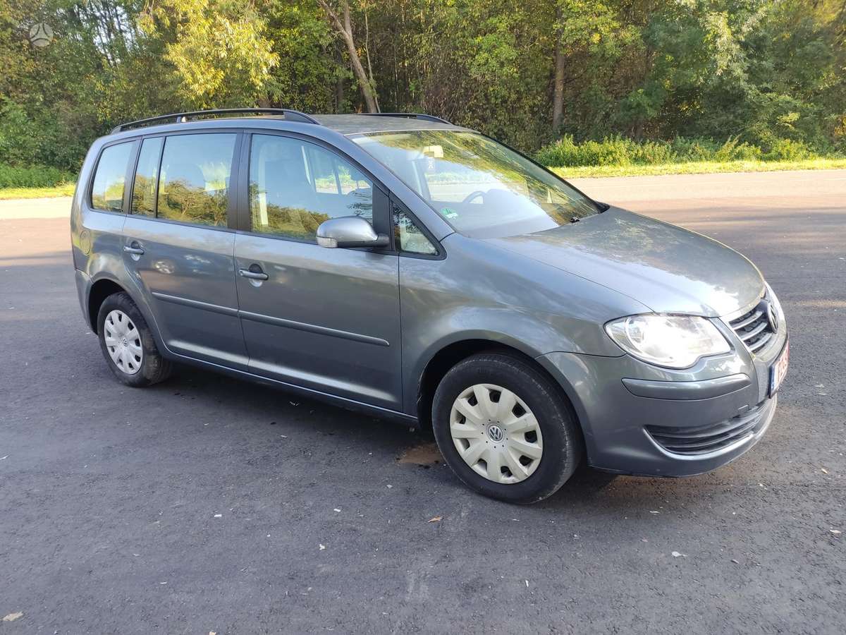 Volkswagen Touran 2007 — салон