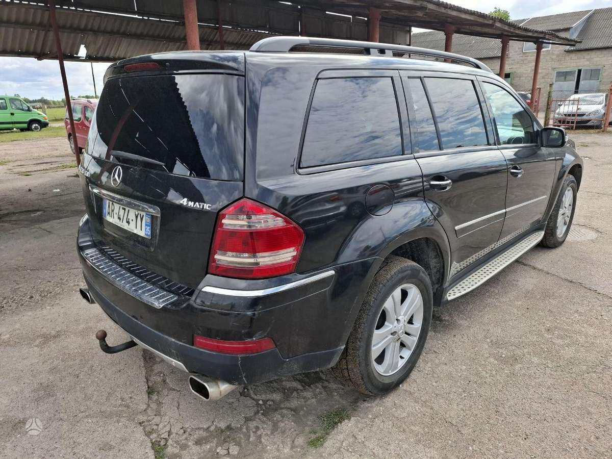 Mercedes-Benz GL420 2007 — interior