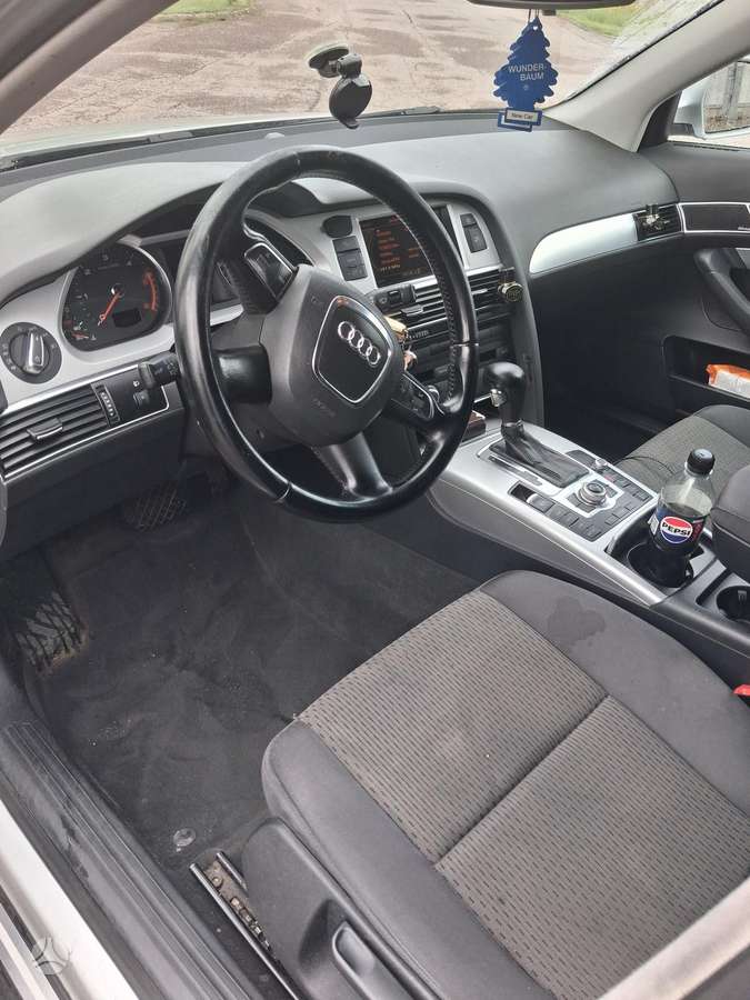 Audi A6 2010 — photo 10