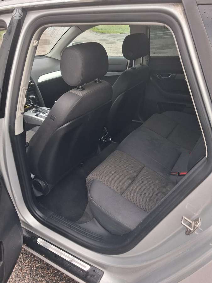 Audi A6 2010 — photo 9