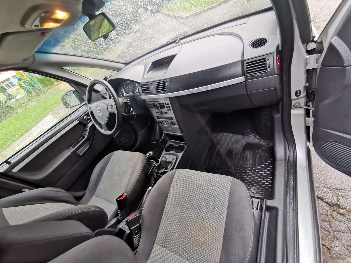 Opel Meriva 2009 — photo 15
