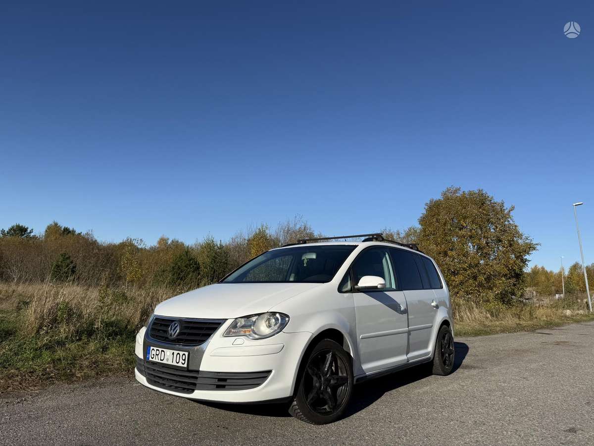 Volkswagen Touran 2007 — rear view