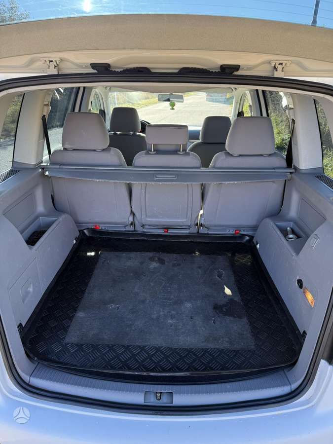 Volkswagen Touran 2007 — engine 1896 cm³, 105 HP (77kW)