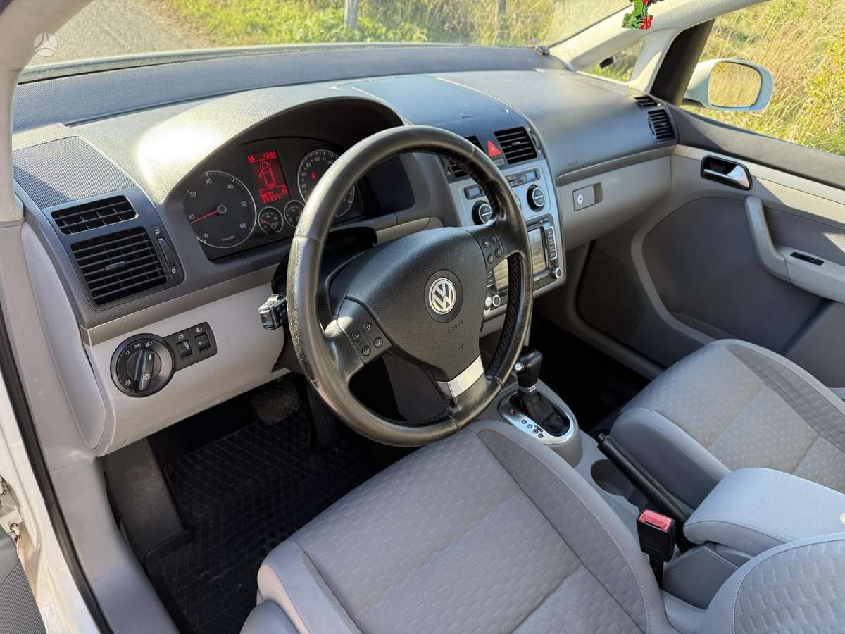 Volkswagen Touran 2007 — photo 8