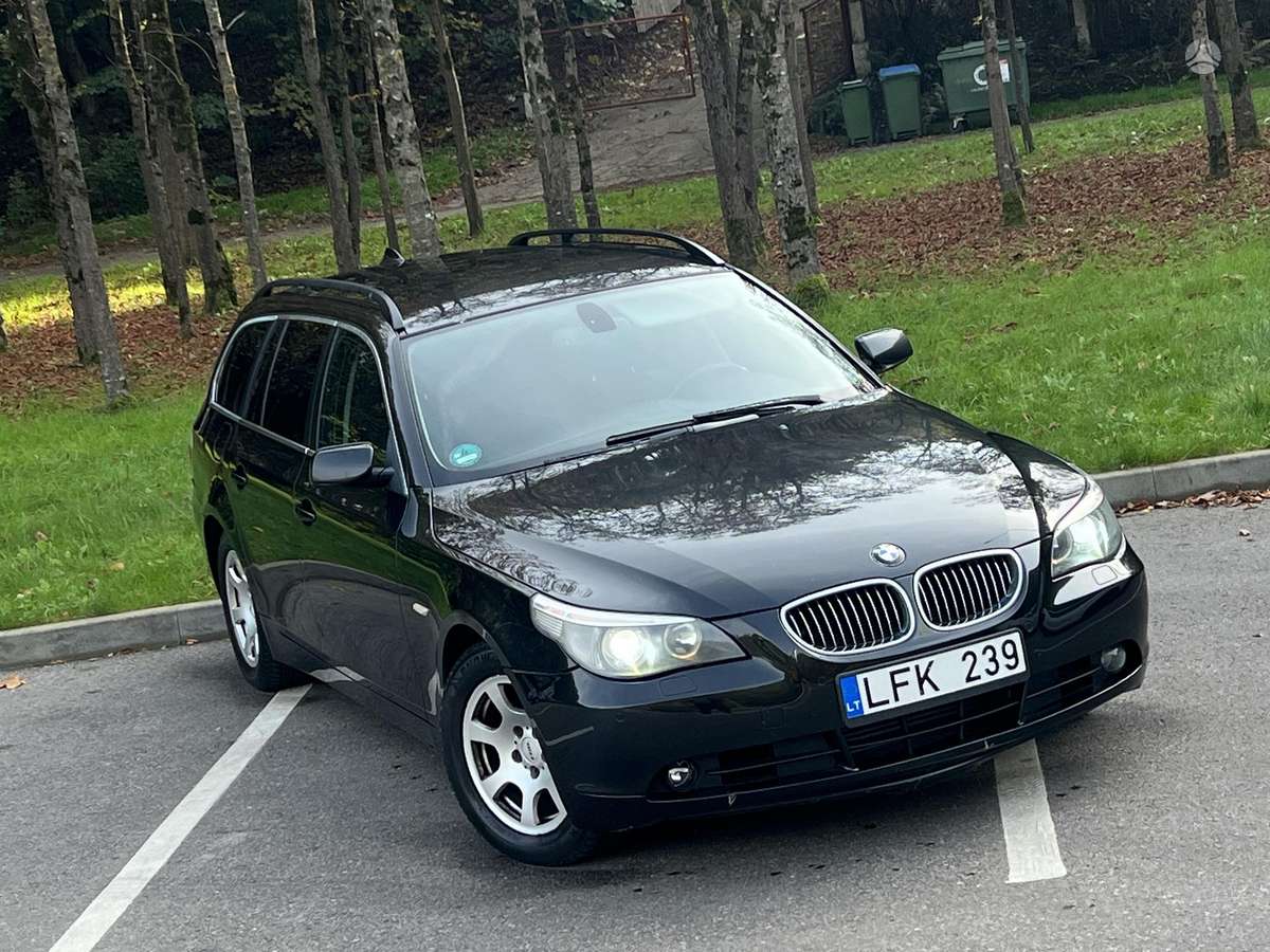 BMW 525 2007 — rear view