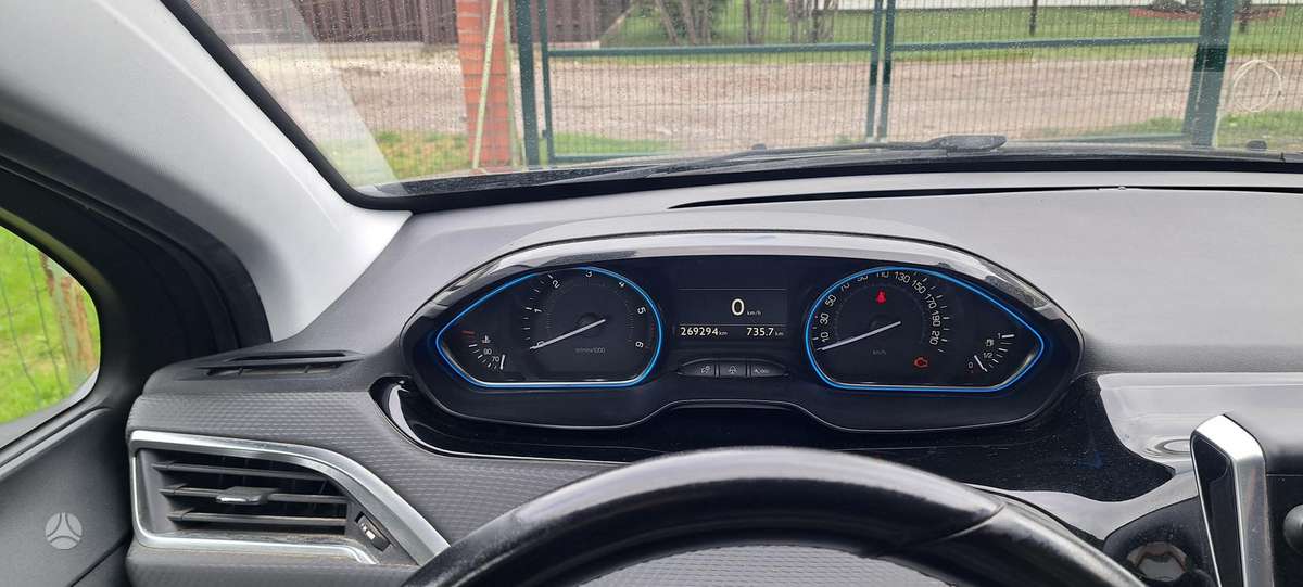 Peugeot 2008 2014 — photo 5