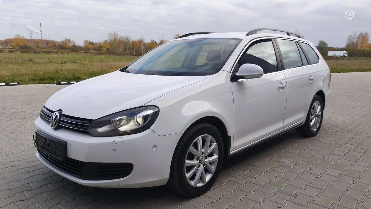 Volkswagen Golf 2011 — вигляд ззаду