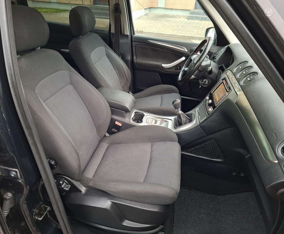 Ford Galaxy 2010 — фото 11