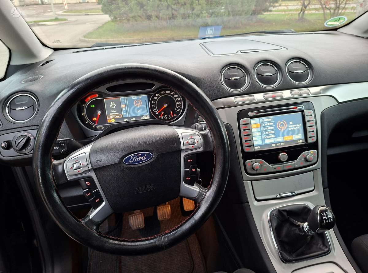 Ford Galaxy 2010 — фото 12